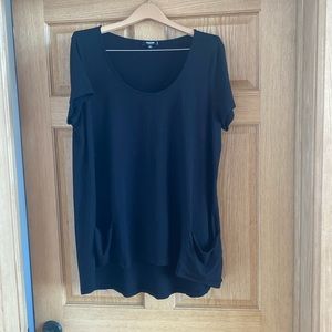 Plus size tunic with pockets